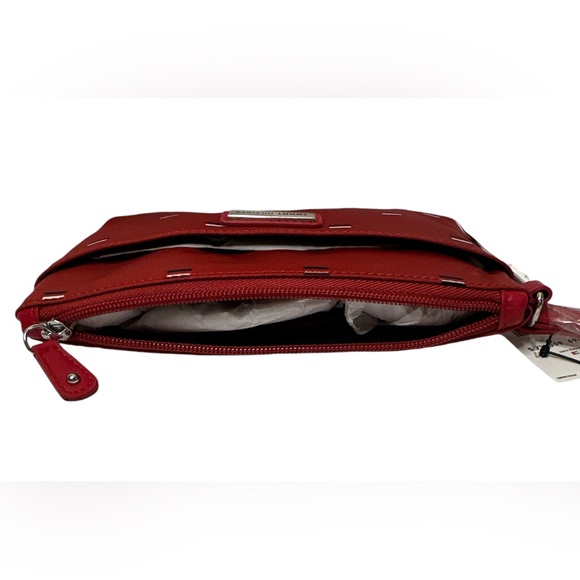 NWT Tommy Hilfiger Women’s Red Wristlet Wallet - Picture 5 of 9